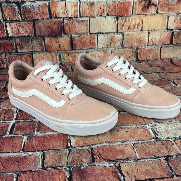 VANS CLASSIC LOWTOPS,  WOMANS SIZE 8.5 GUC - Picture 2 of 11